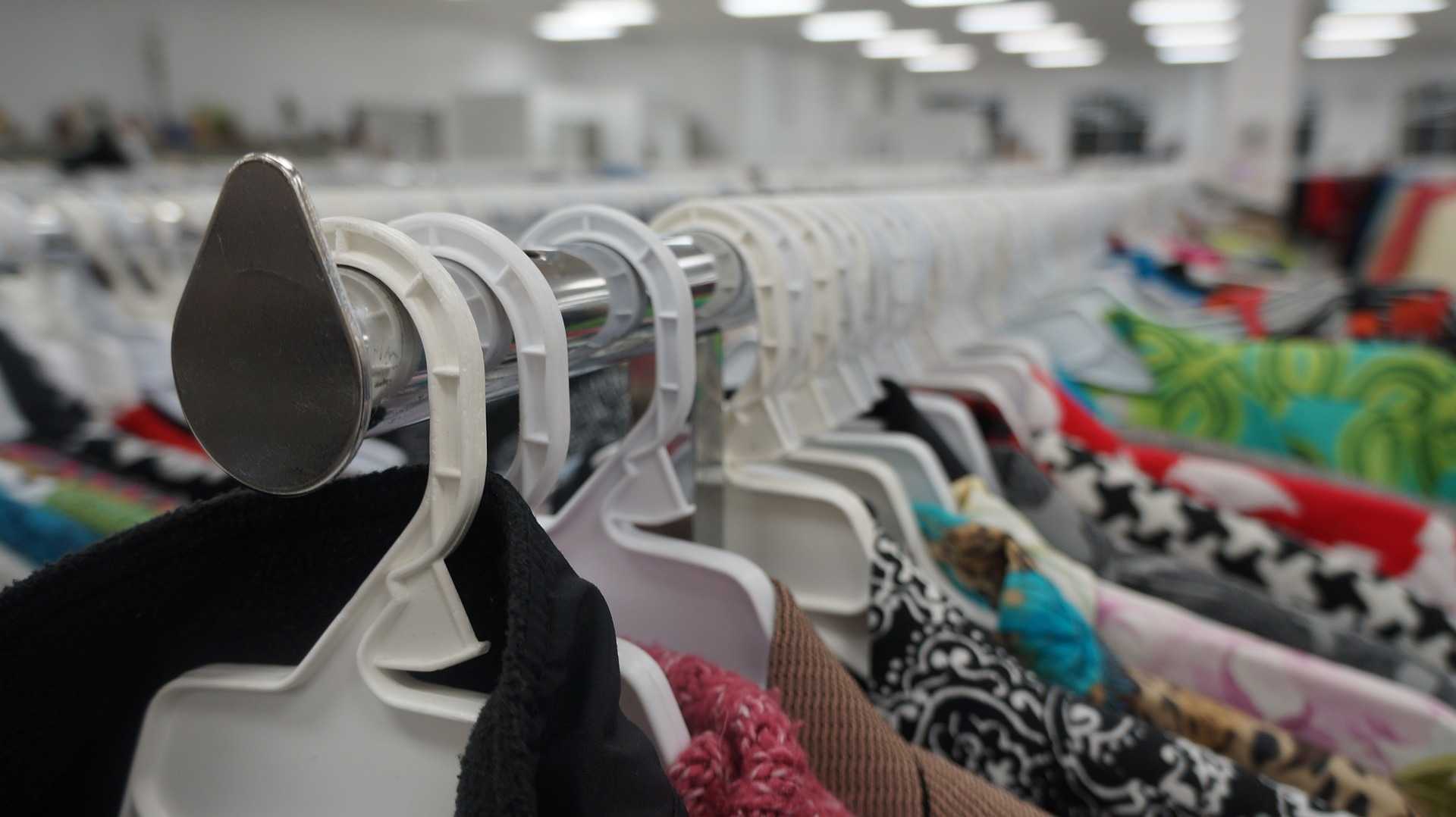 clothing-3739798_1920