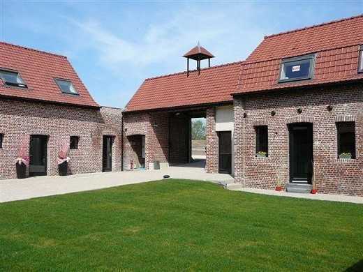 ferme-saint-chrysole-59-exterieur.jpg