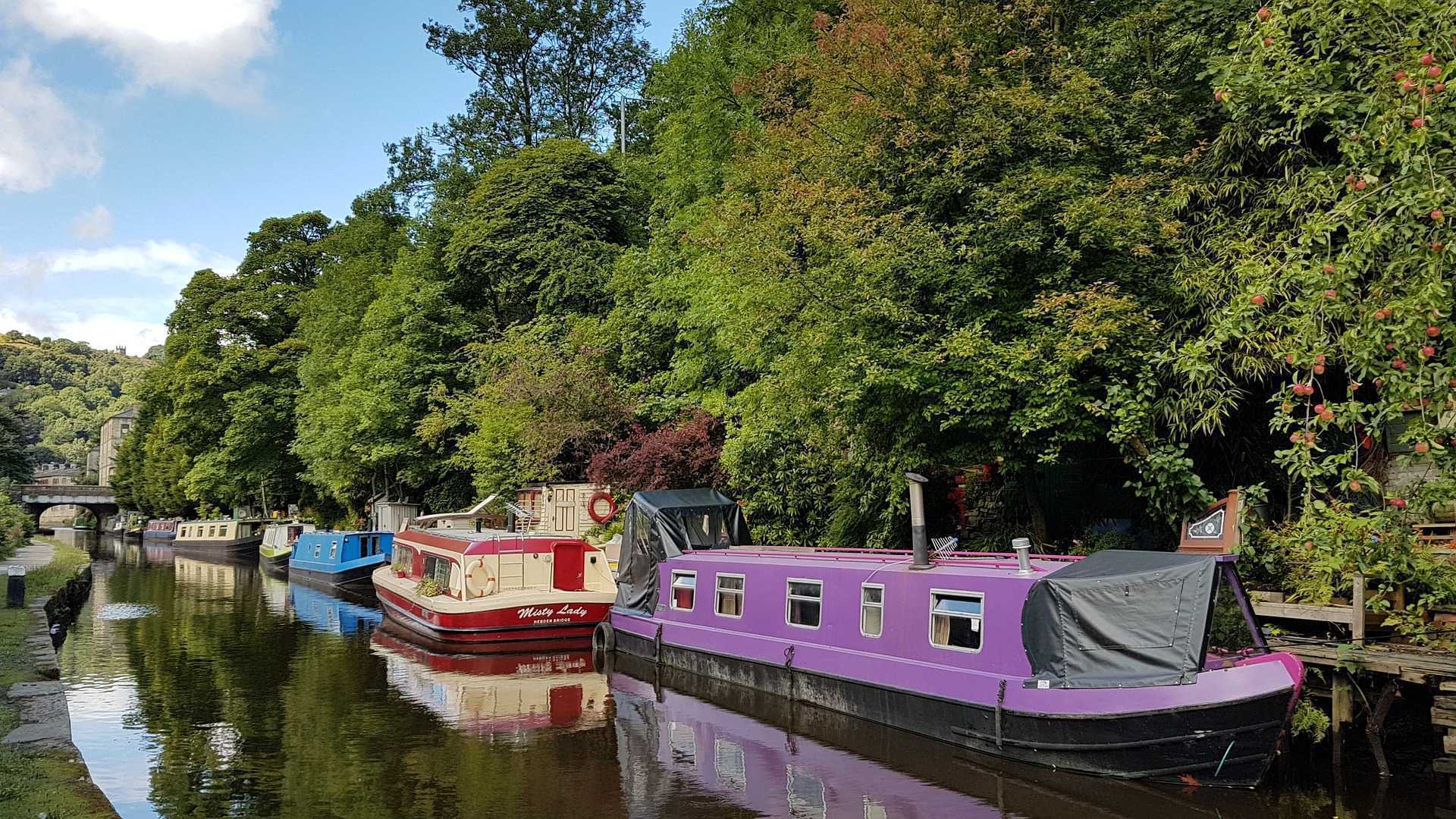 hebden-bridge-3479594_1920-1.jpg