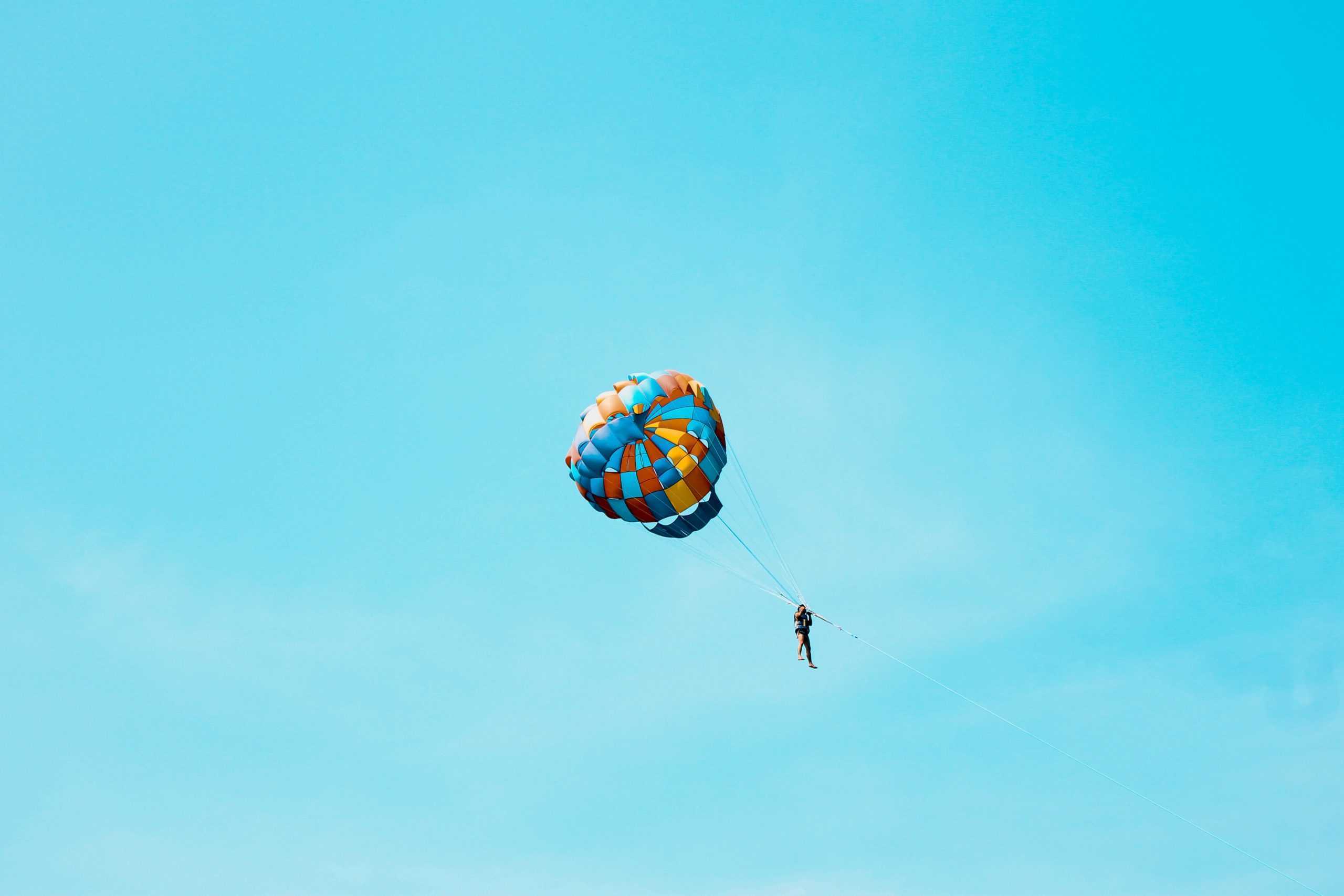 sautenparachute-scaled.jpg
