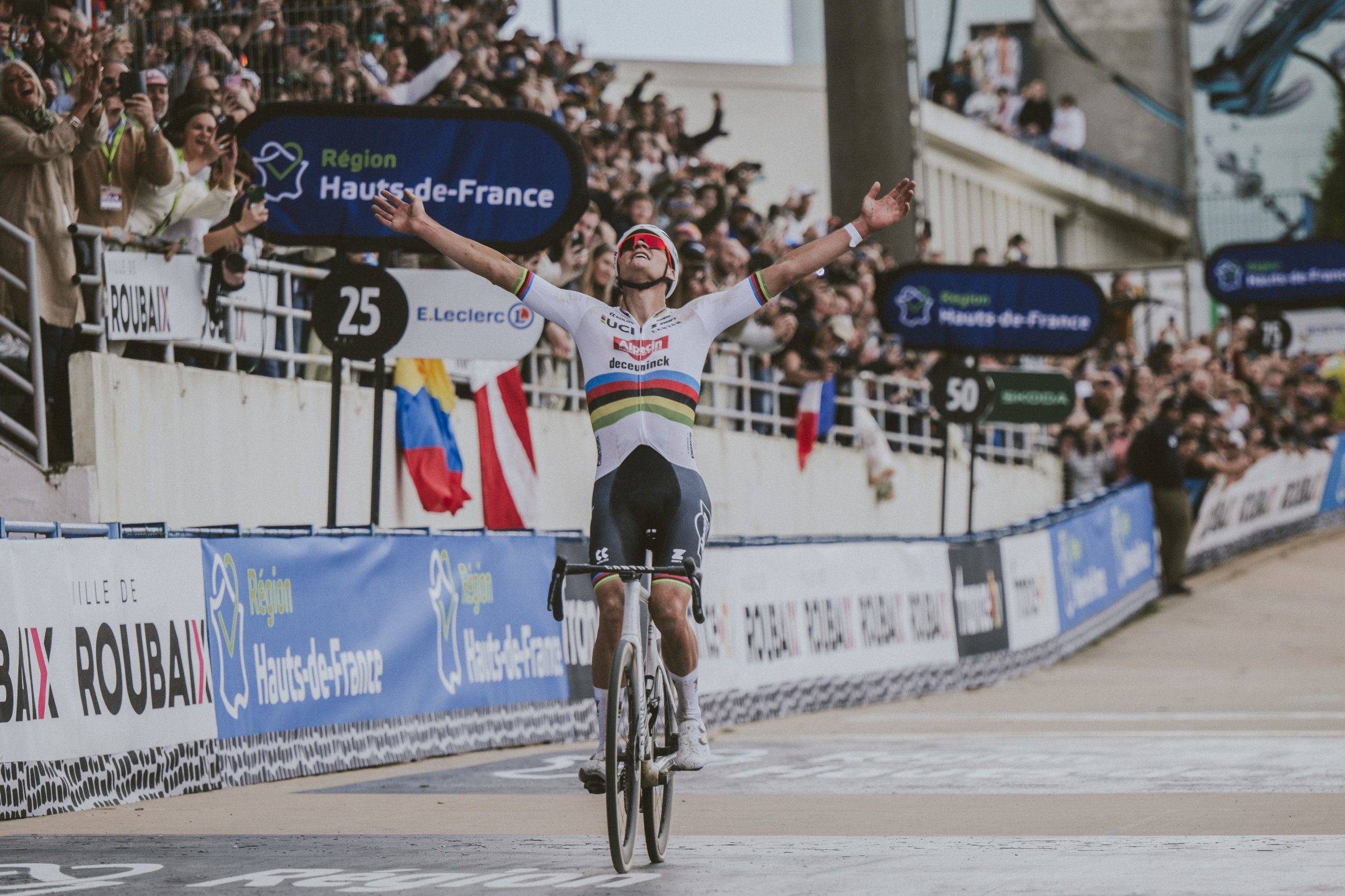Mathieu Van Der Poele remporte le Paris Roubaix 2024 pour la deuxième année consécutive